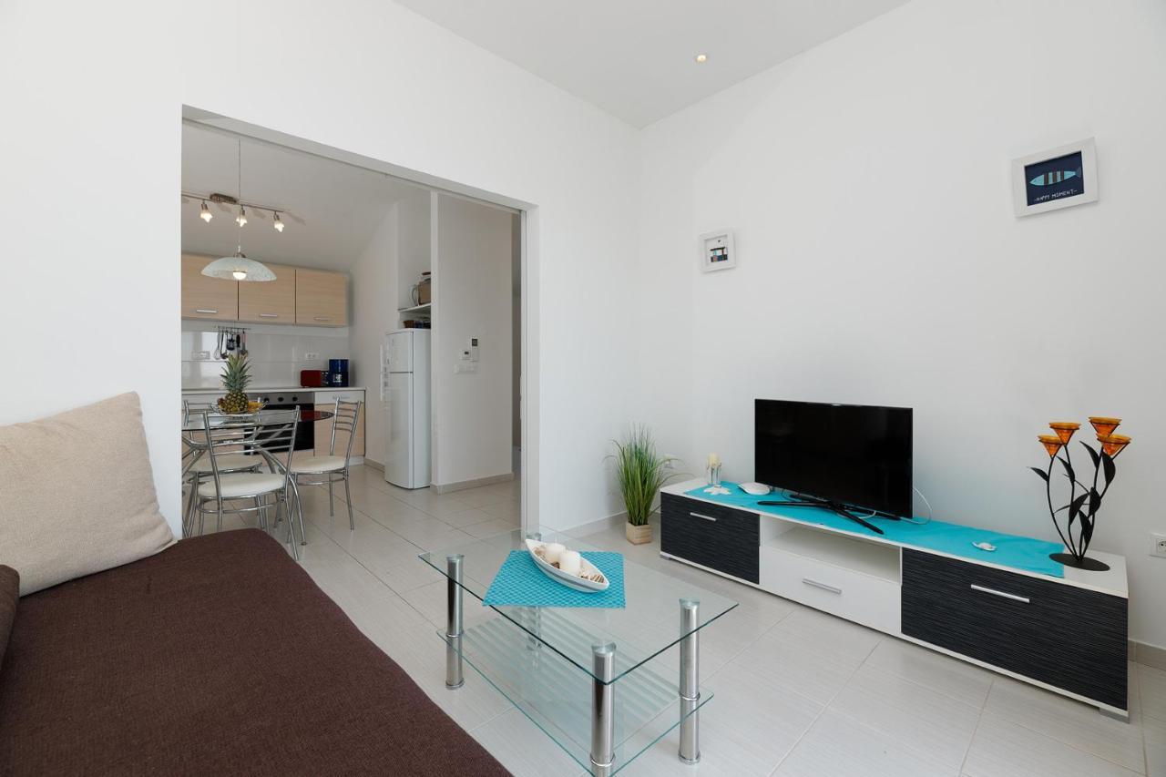 MALO Ferienvilla Privlaka, Pool, Boje, WI-FI, Wallbox Privlaka  Exteriör bild
