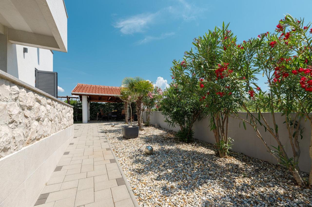 MALO Ferienvilla Privlaka, Pool, Boje, WI-FI, Wallbox Privlaka  Exteriör bild