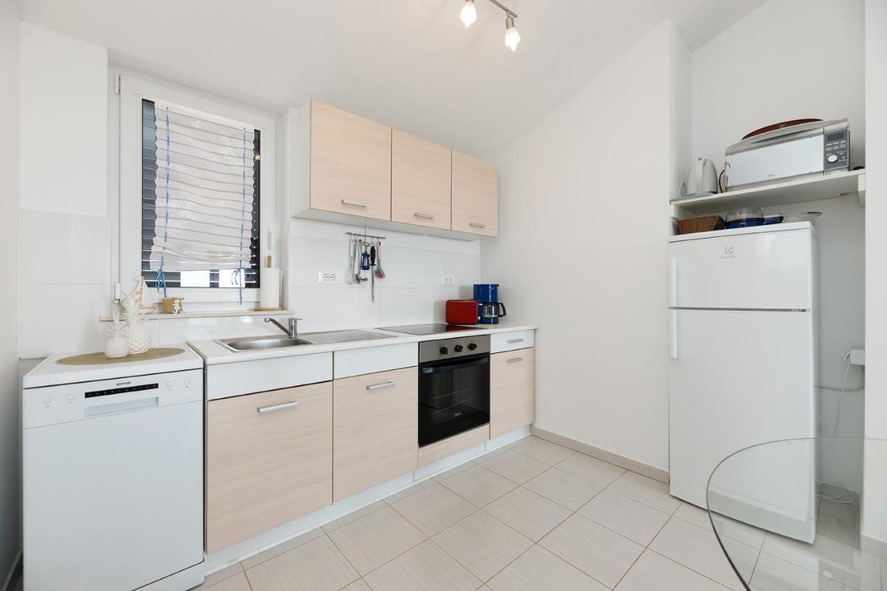 MALO Ferienvilla Privlaka, Pool, Boje, WI-FI, Wallbox Privlaka  Exteriör bild